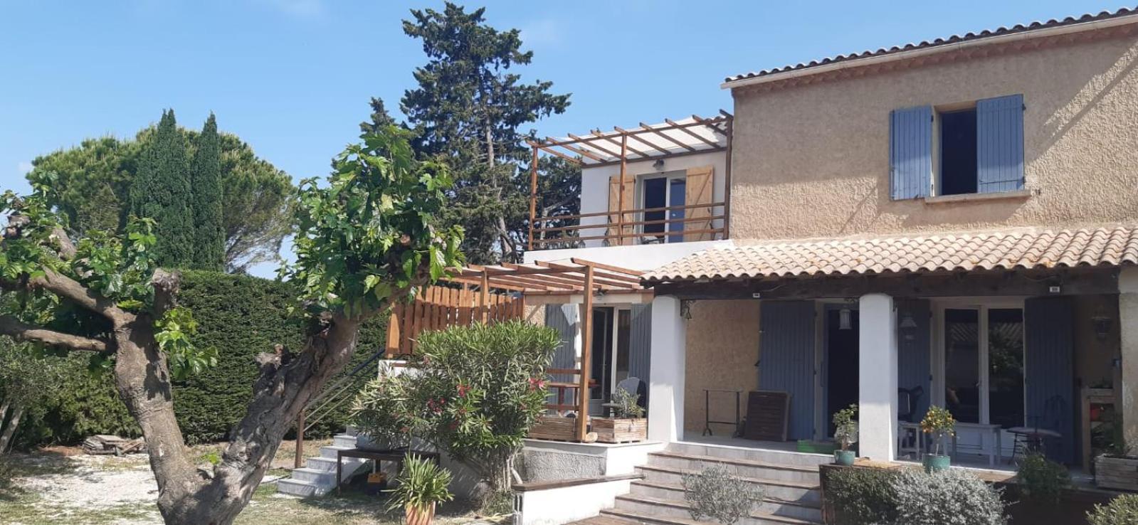 L'En Haut Aramon المظهر الخارجي الصورة